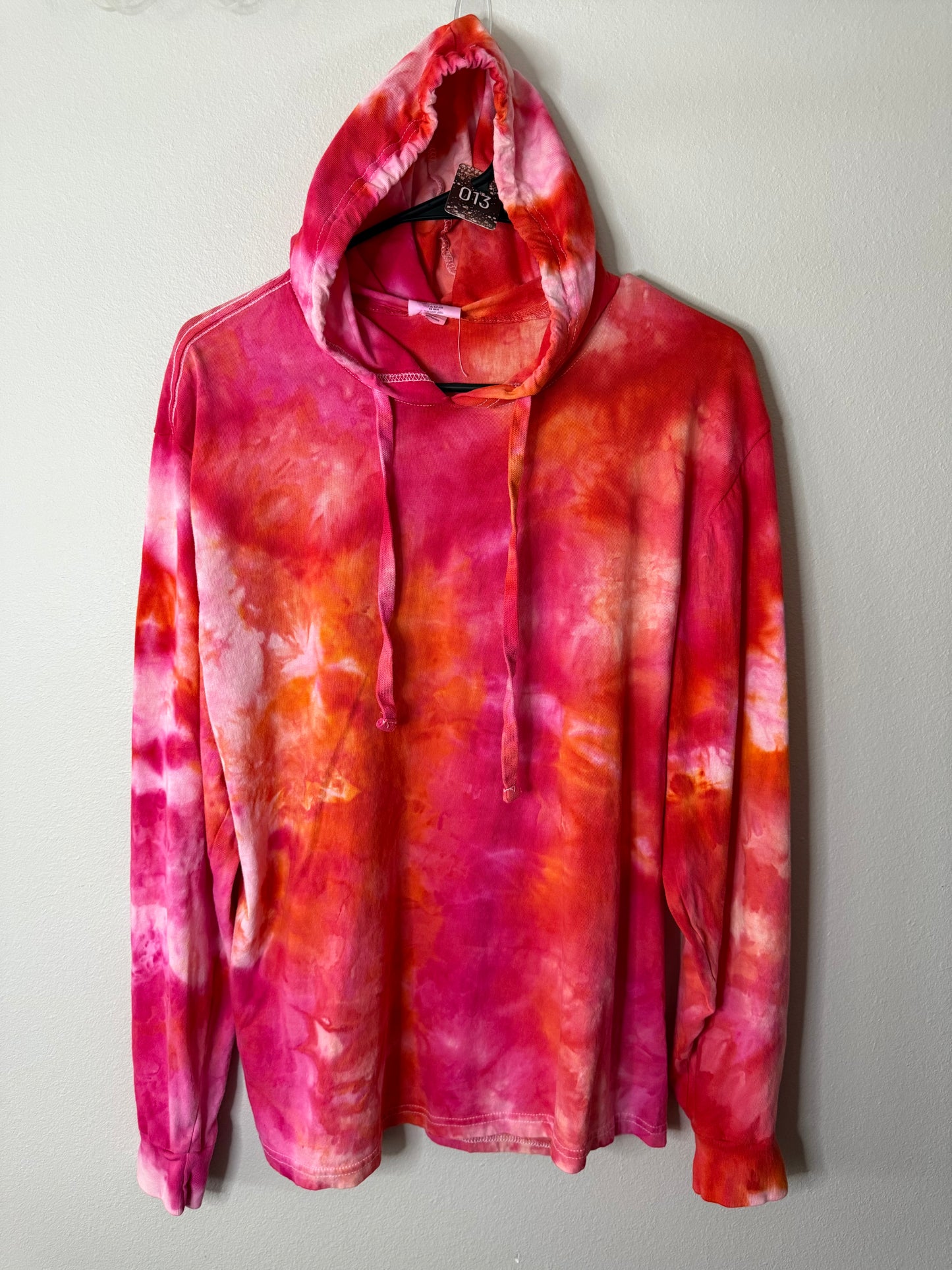 Medium Hooded Longsleeve #013